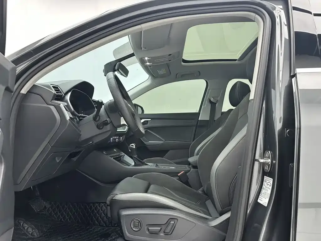 Audi Q3 Sportback — фото 3