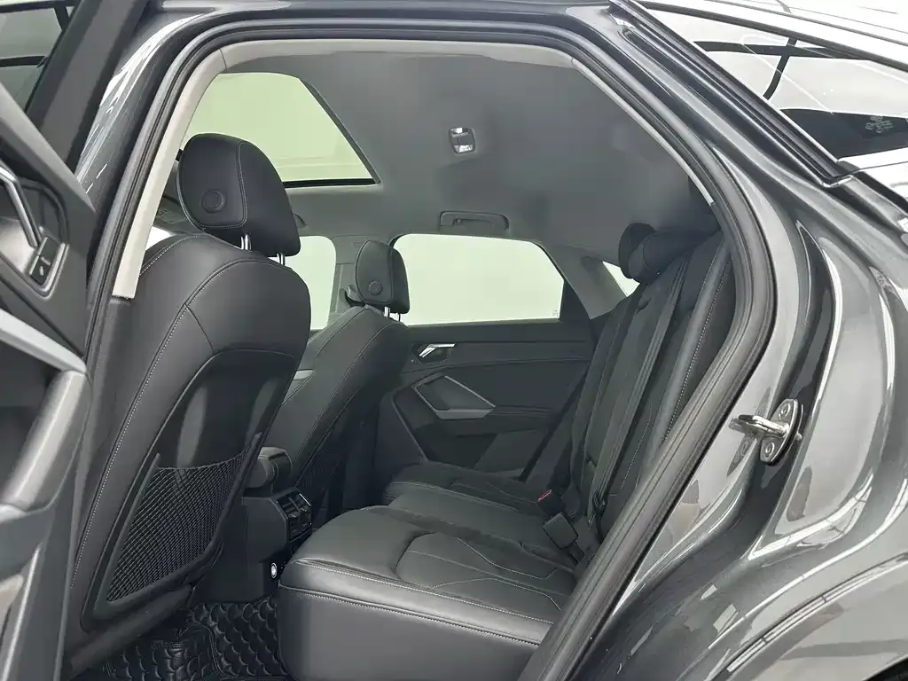 Audi Q3 Sportback — фото 5