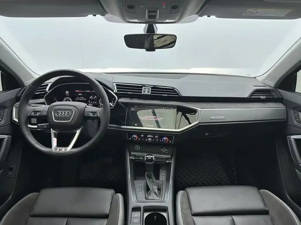 Audi Q3 Sportback — фото 9