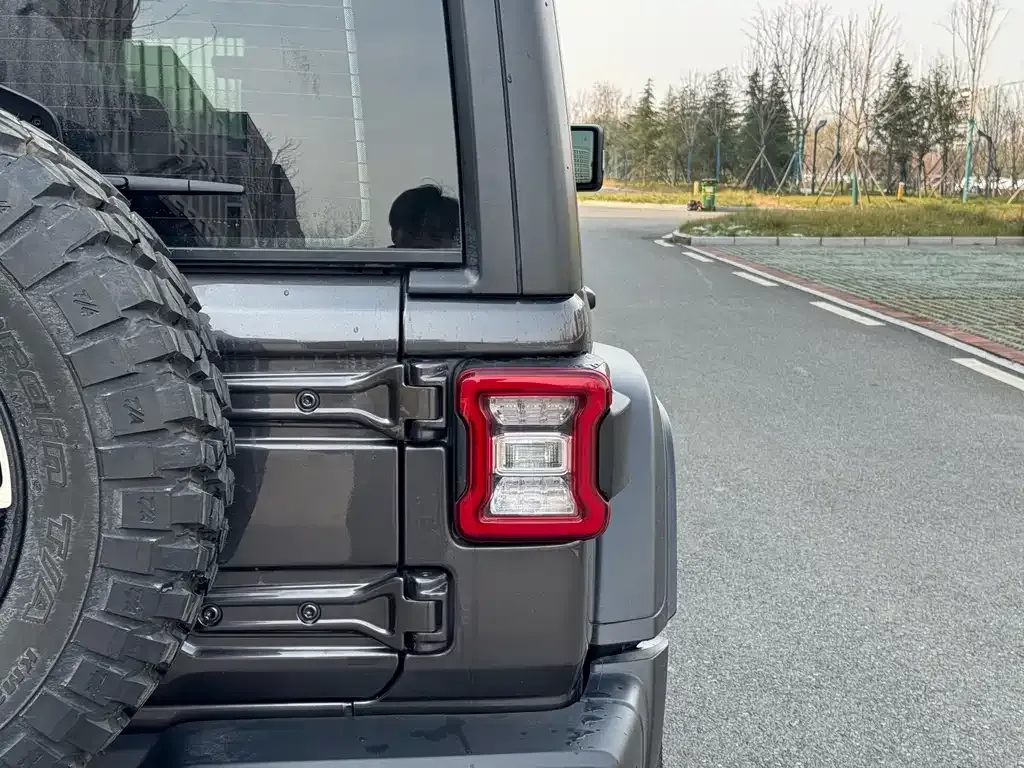 Jeep Wrangler — фото 5