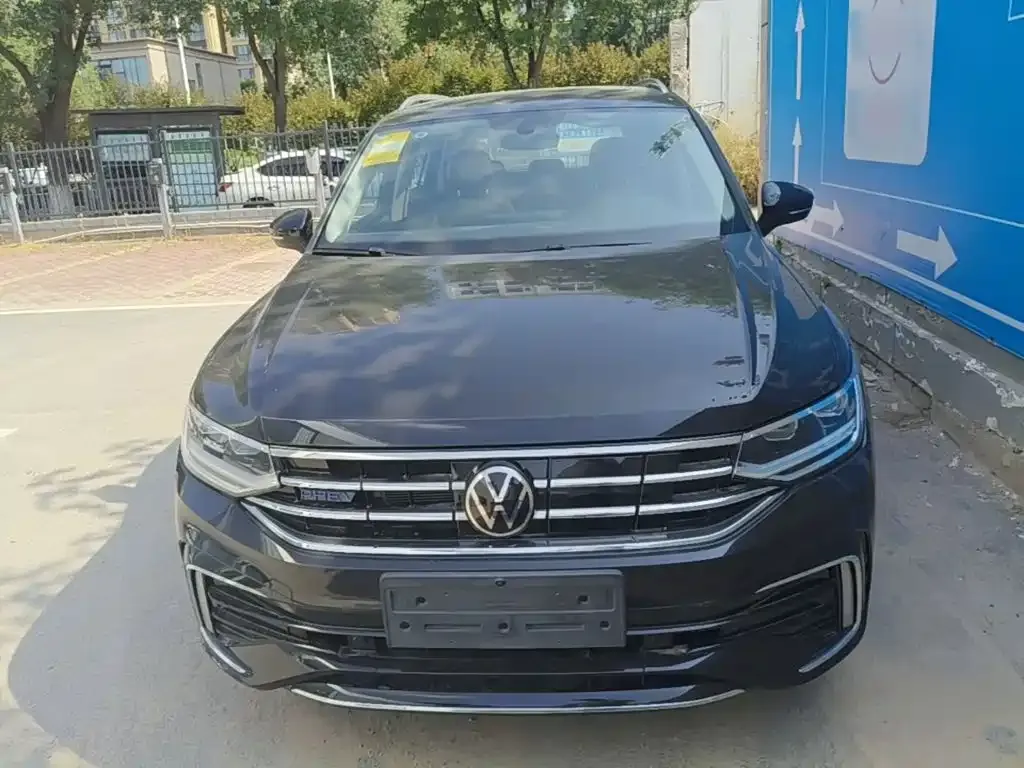 Volkswagen Tiguan L PHEV — фото 10
