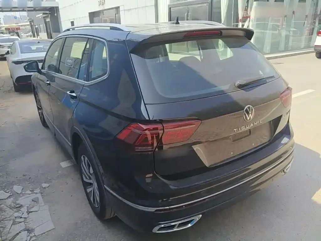 Volkswagen Tiguan L PHEV — фото 6