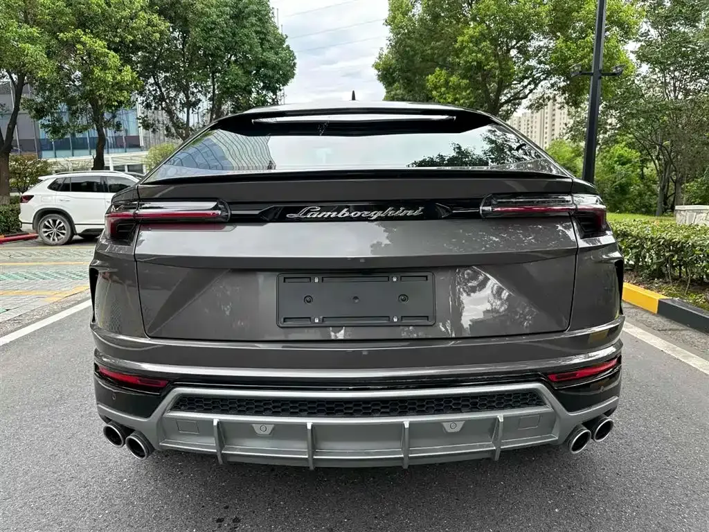 Lamborghini Urus — фото 10