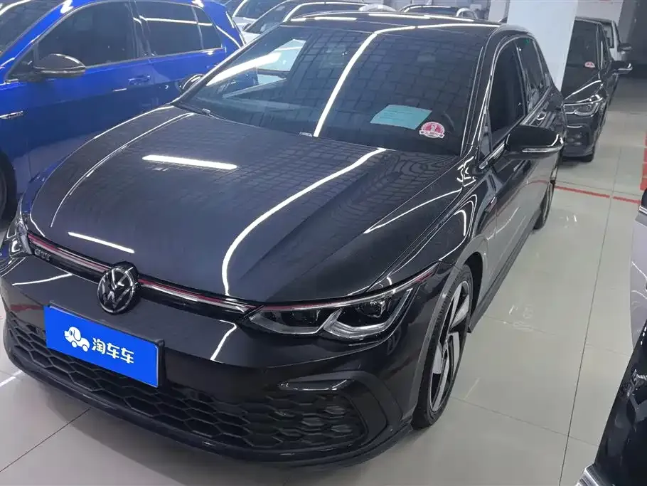 Volkswagen Golf GTI — фото 1