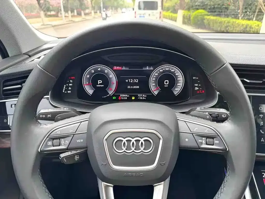 Audi Q7 — фото 3
