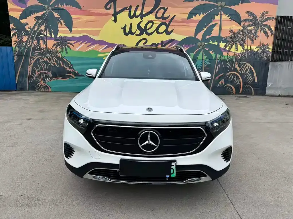 Mercedes-Benz EQB — фото 10