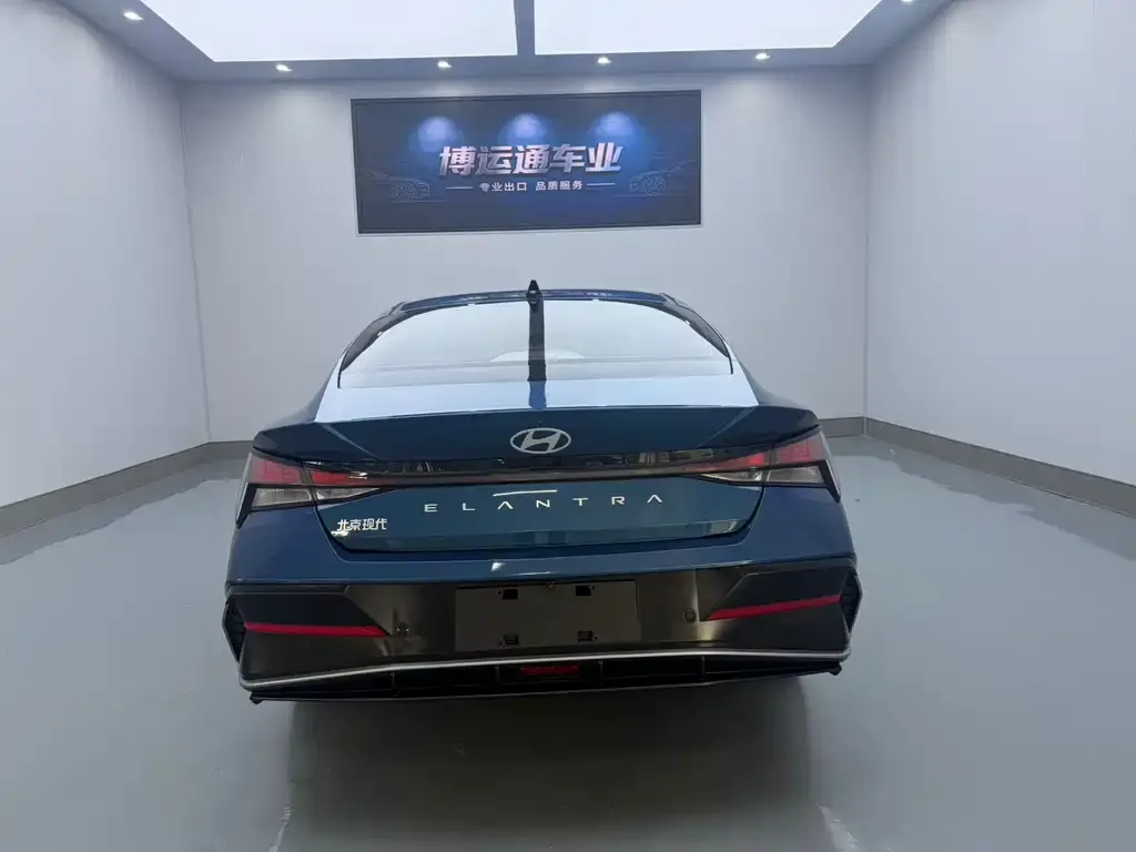 Hyundai Elantra — фото 10