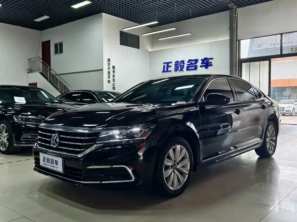 Volkswagen Passat — фото 1