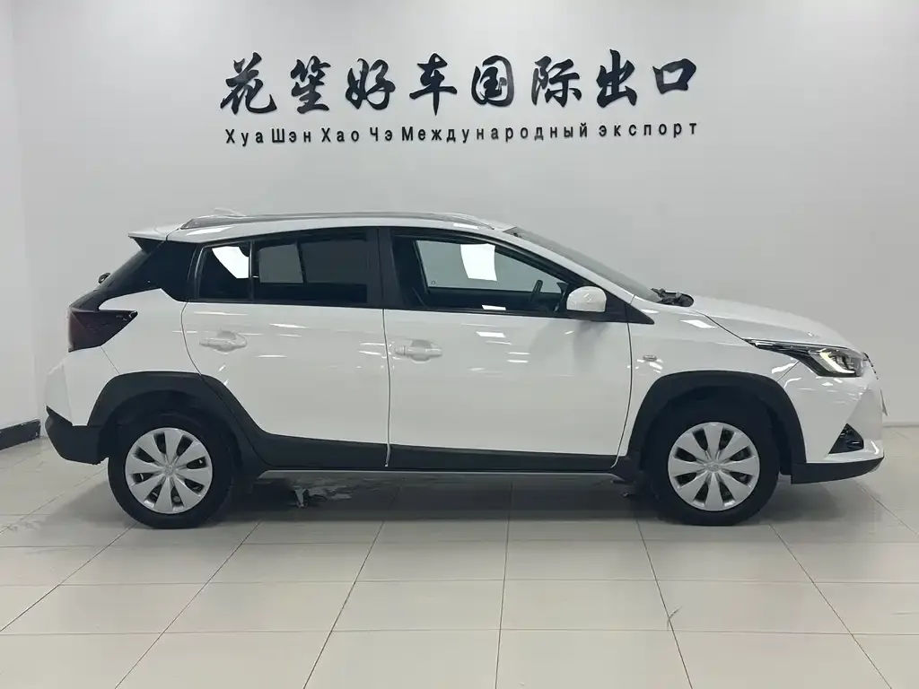 Toyota Yaris L — фото 6