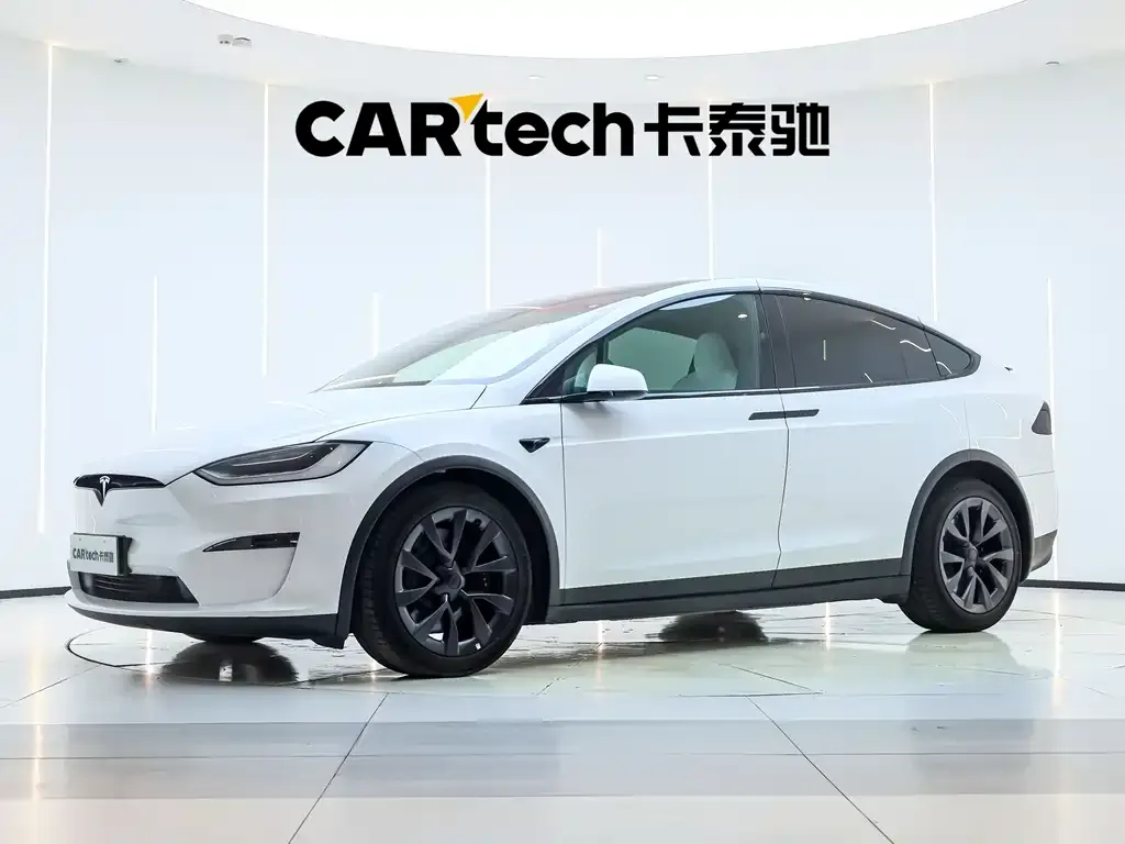 Tesla Model X — фото 7