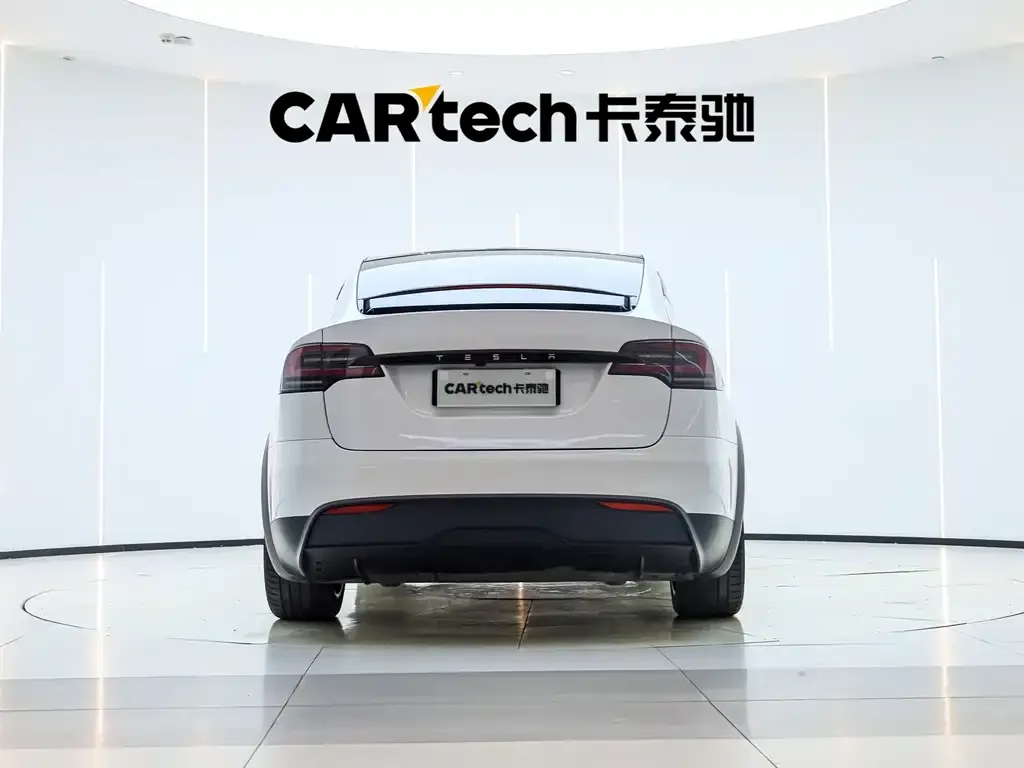 Tesla Model X — фото 3