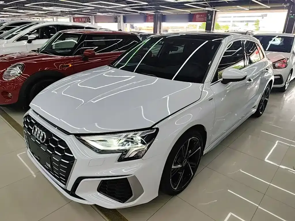 Audi A3 — фото 1