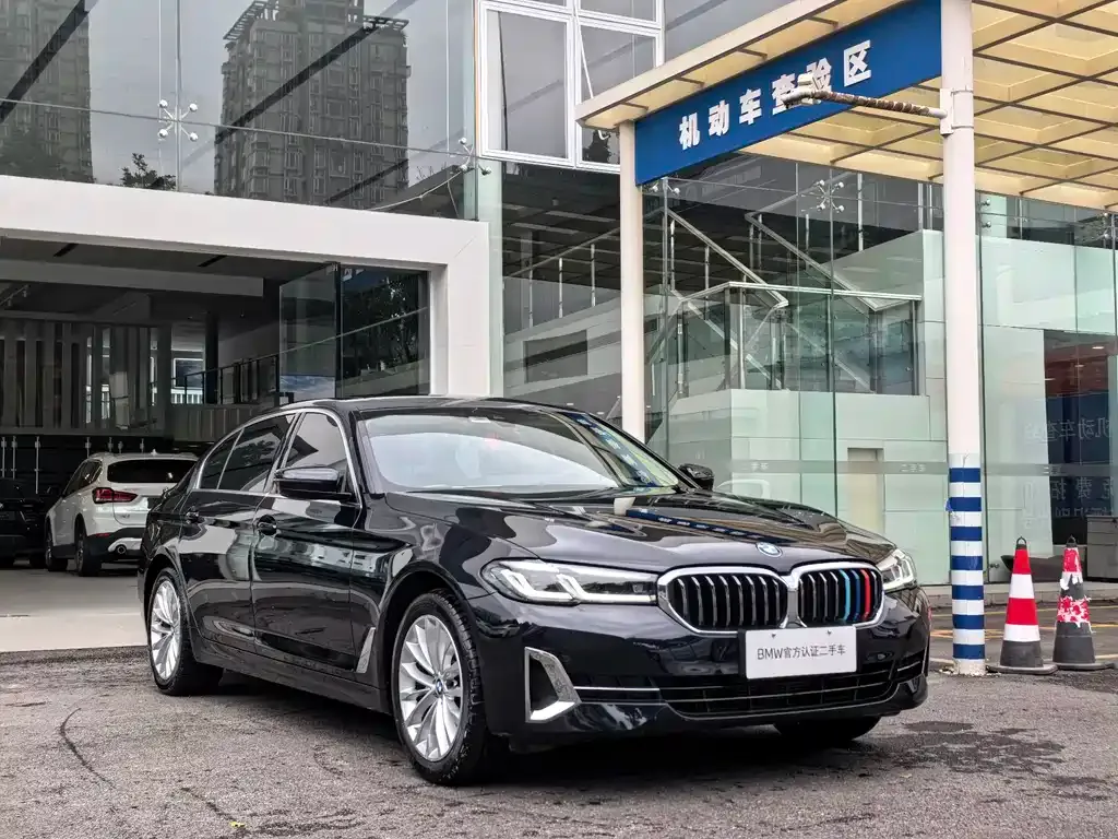 BMW 5 Series — фото 5