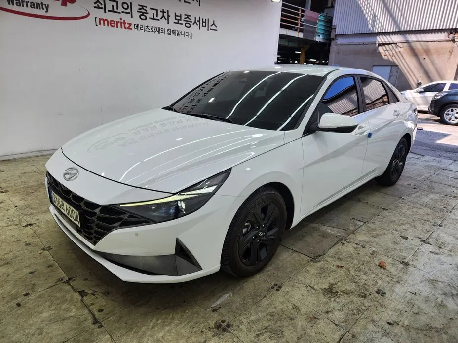 Hyundai AVANTE — фото 1