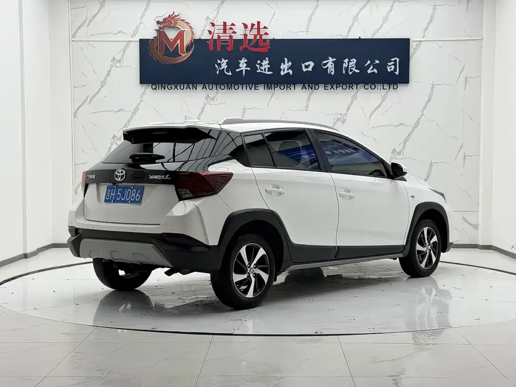 Toyota Yaris L — фото 2