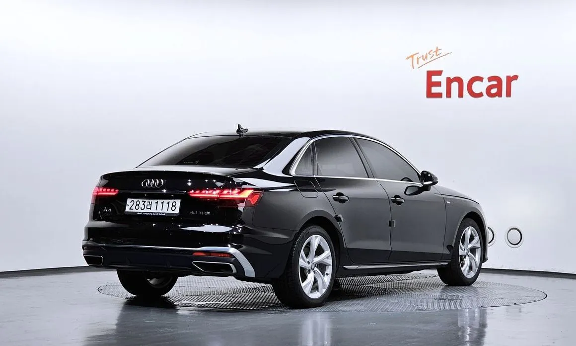 Audi A4 — фото 2