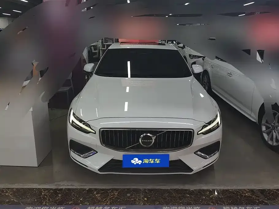 Volvo S60 — фото 10