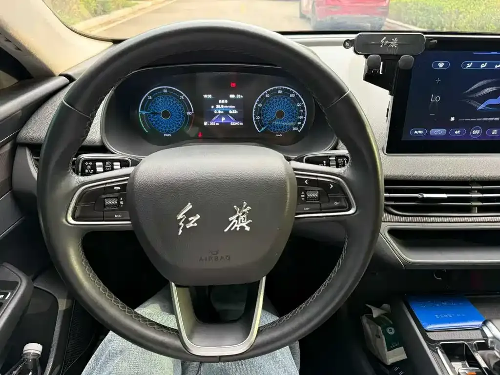 Hongqi E-QM5 — фото 2
