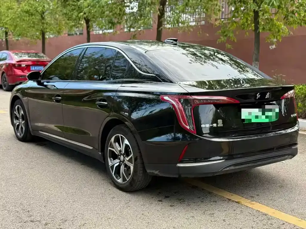 Hongqi E-QM5 — фото 6