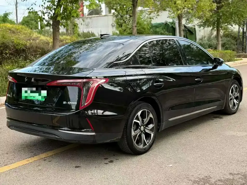 Hongqi E-QM5 — фото 8