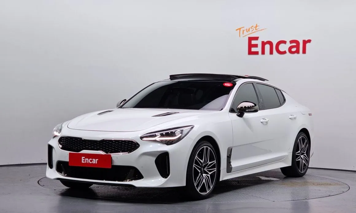 Kia Stinger — фото 1