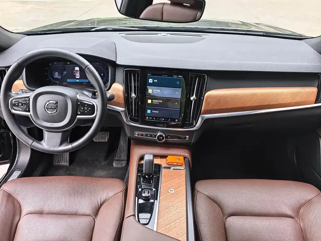 Volvo S90 — фото 10