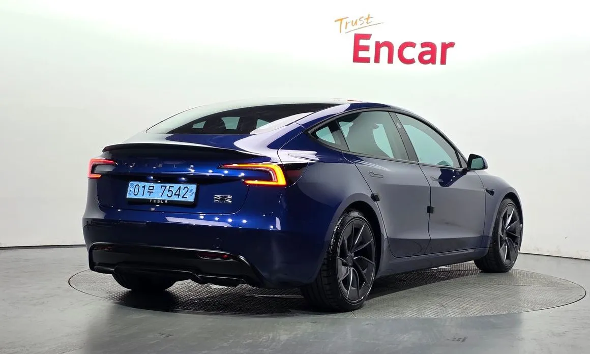 Tesla Model 3 — фото 5