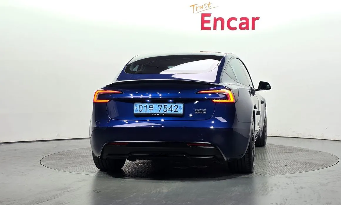 Tesla Model 3 — фото 6