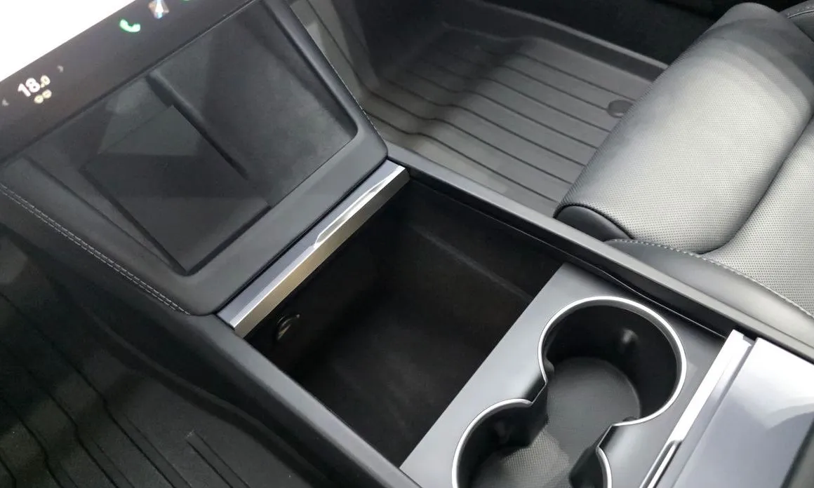 Tesla Model 3 — фото 3