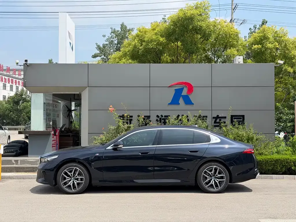 BMW i5 — фото 2