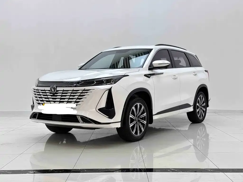 Changan CS75PLUS — фото 1
