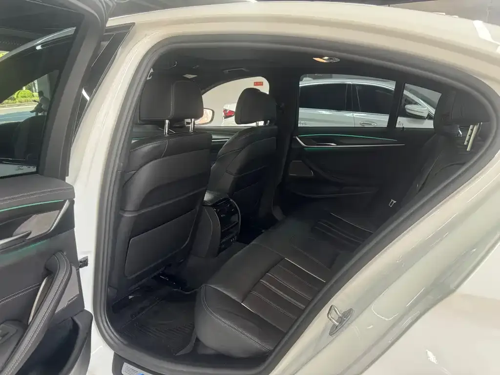 BMW 5 Series (Import) — фото 2