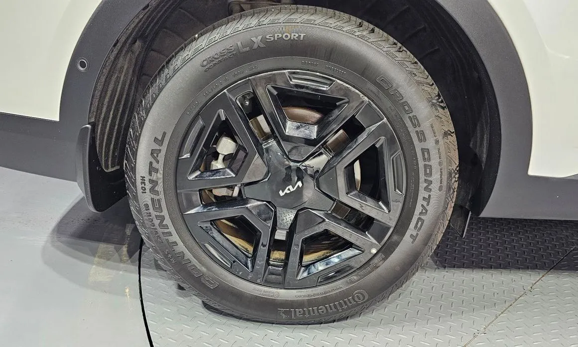 Kia Sorento — фото 7