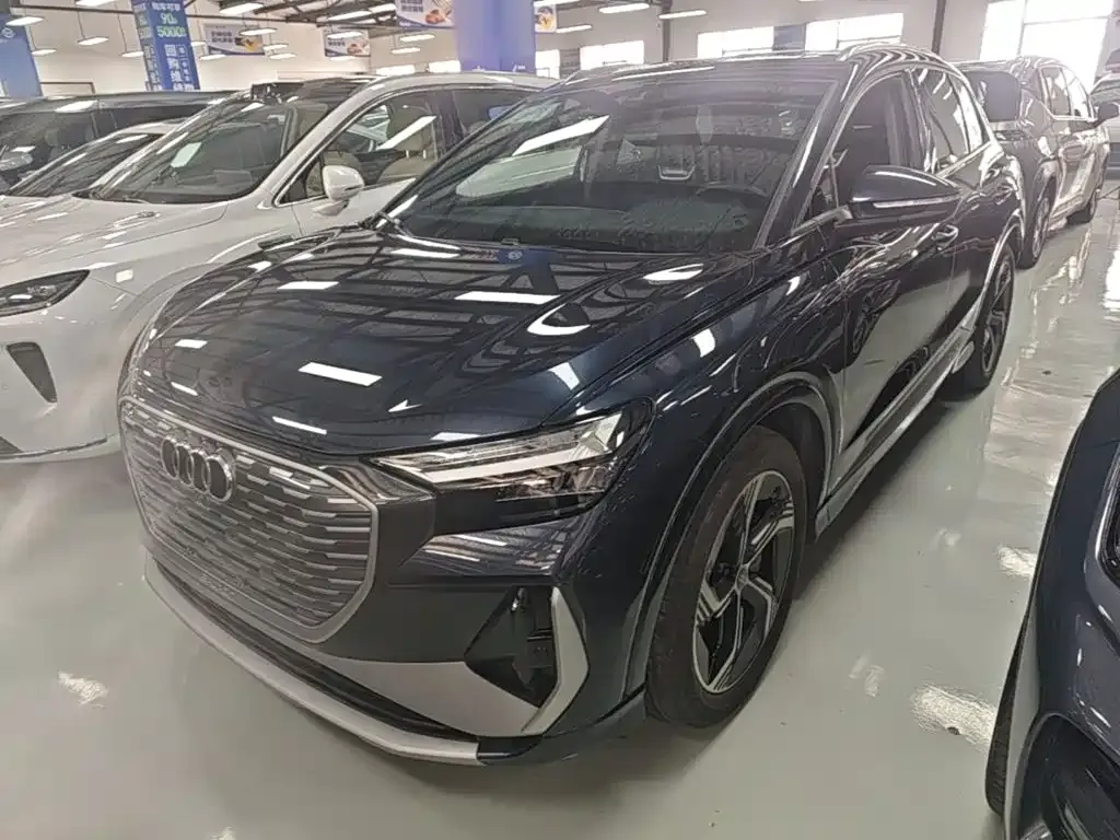 Audi Q4 e-tron — фото 8