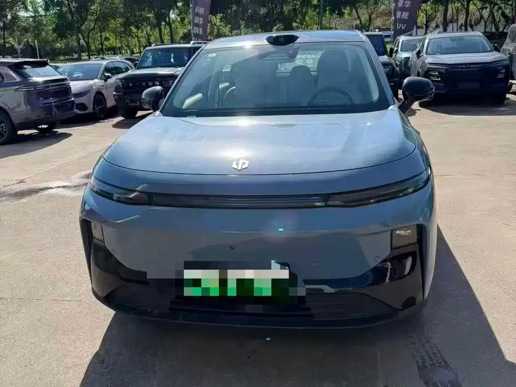 Leapmotor B10 — фото 1