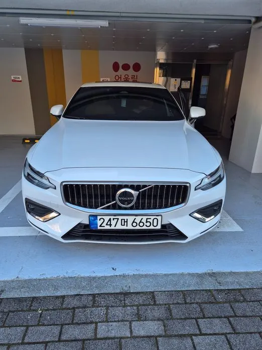 Volvo S60 — фото 1