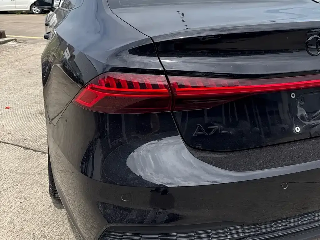 Audi A7L — фото 2