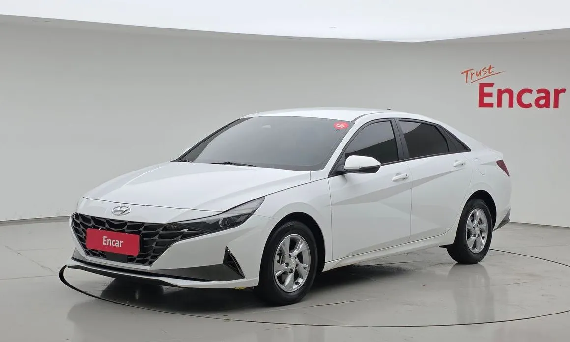 Hyundai AVANTE — фото 1