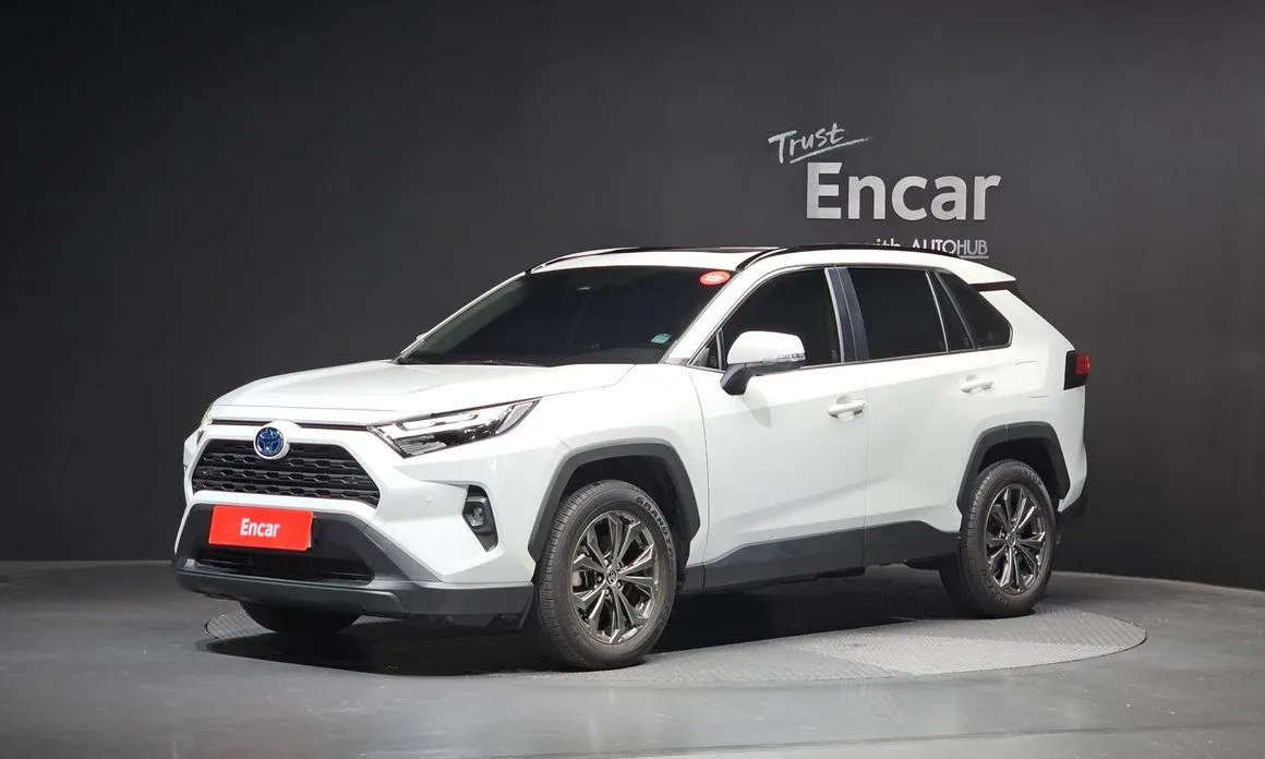 Toyota RAV4 — фото 1