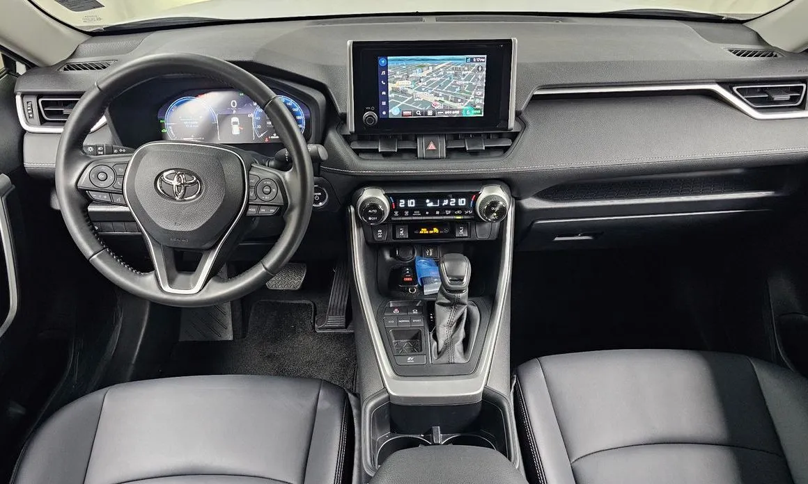 Toyota RAV4 — фото 9