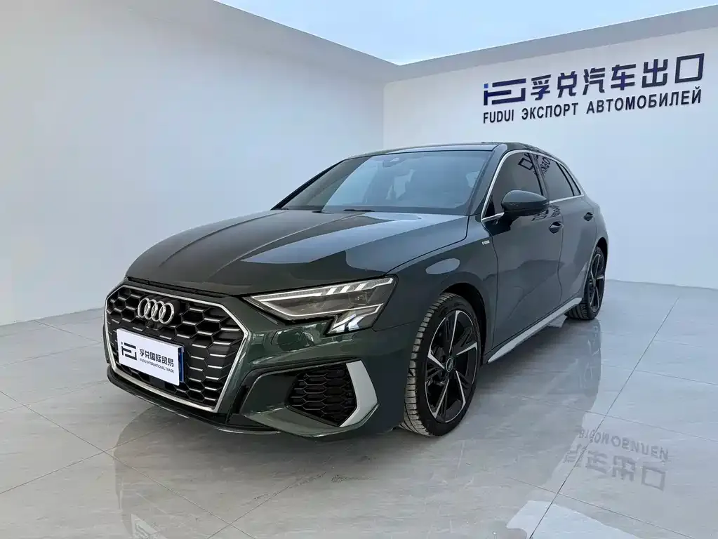 Audi A3 — фото 1