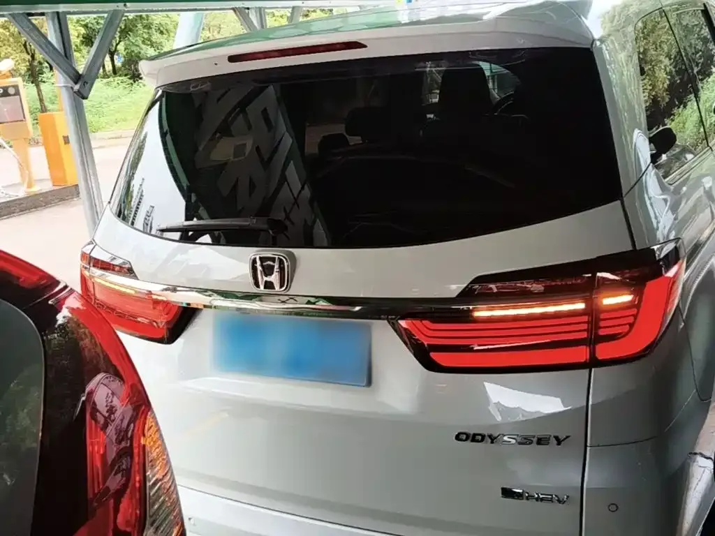 Honda Odyssey — фото 10