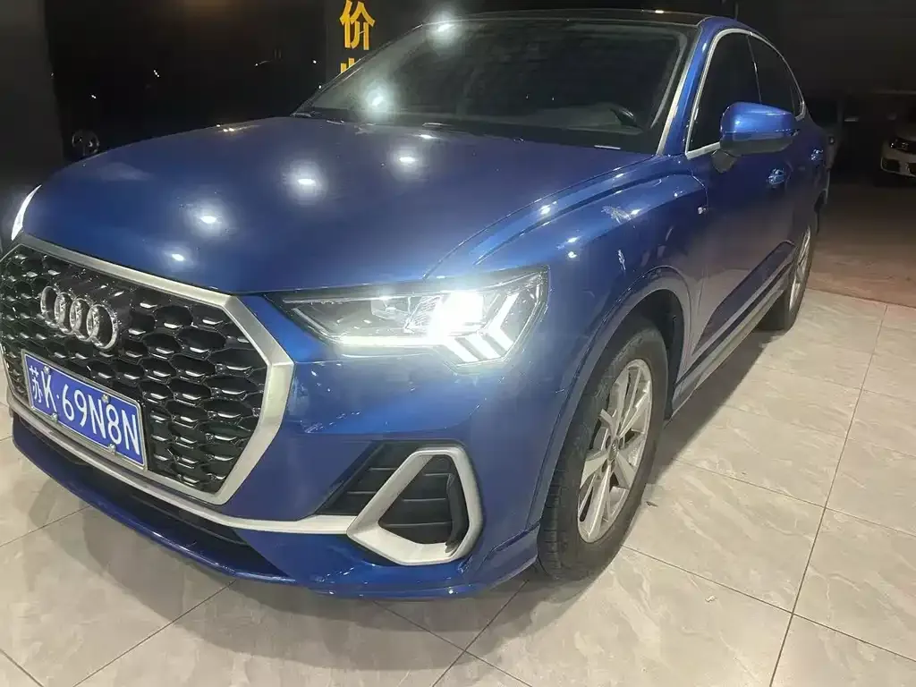 Audi Q3 Sportback — фото 1