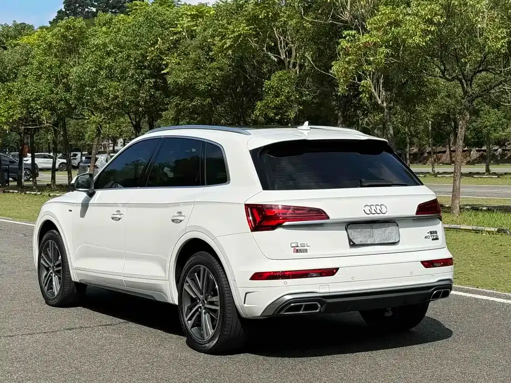 Audi Q5L — фото 7