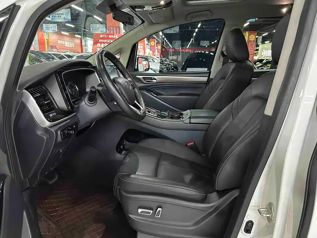 GAC Motor Trumpchi M8 — фото 5