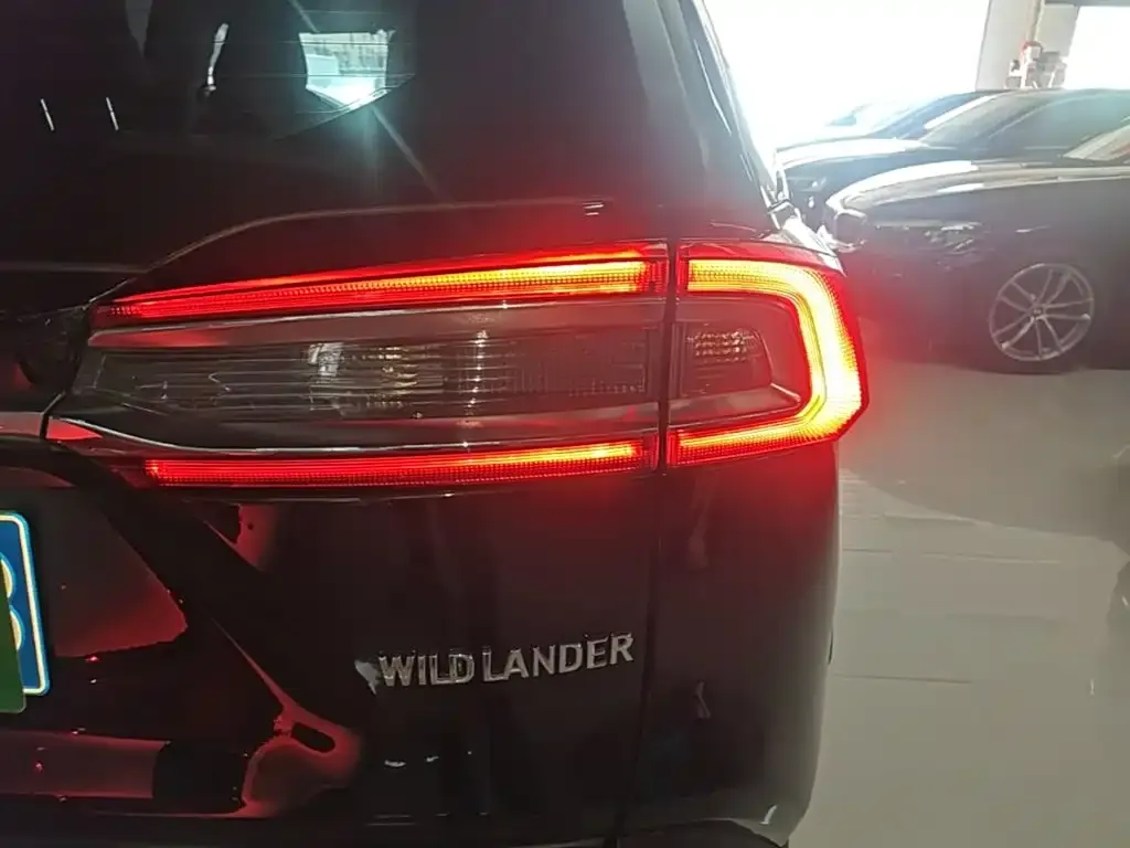 Toyota Wildlander — фото 3
