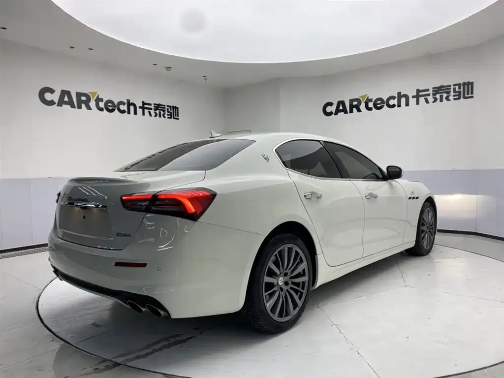 Maserati Ghibli — фото 10