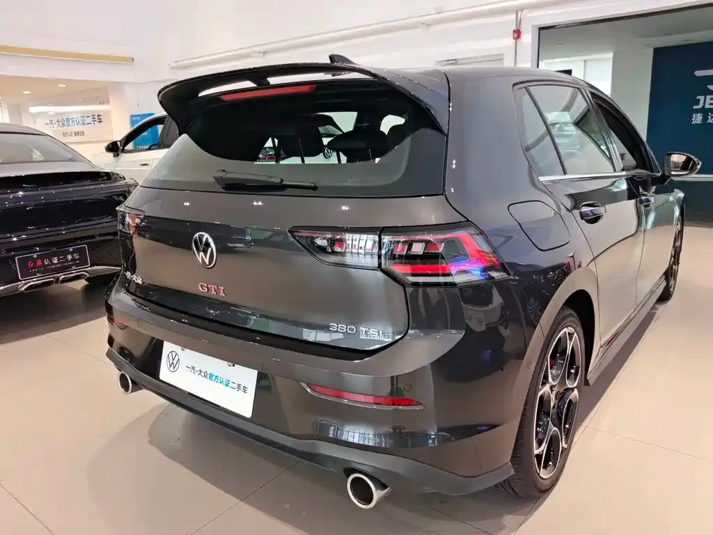 Volkswagen Golf GTI — фото 4