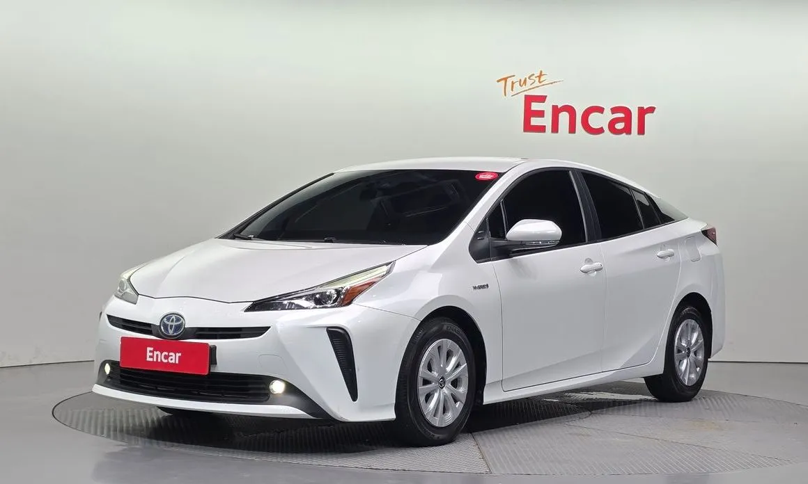 Toyota Prius — фото 1