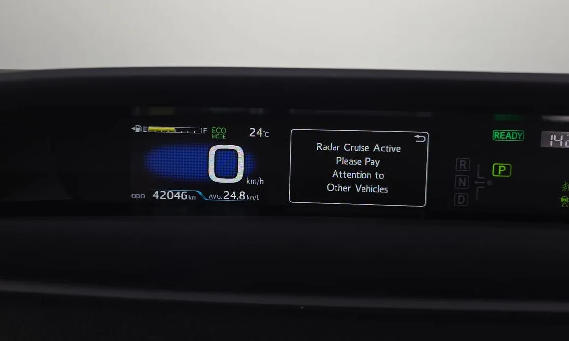 Toyota Prius — фото 8